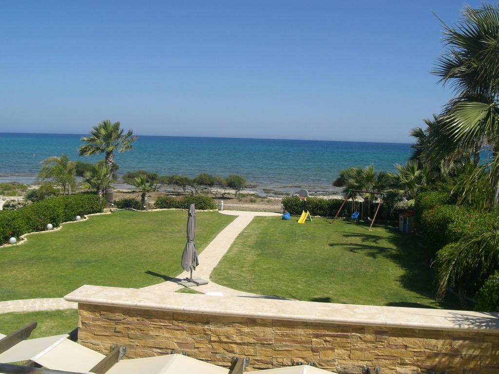 Ionion Beachfront Villa Айя Напа Стая снимка