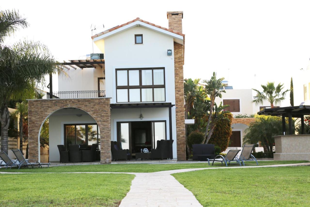 Ionion Beachfront Villa Айя Напа Екстериор снимка